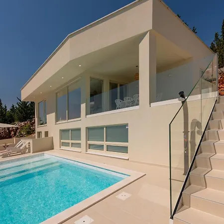 Villa Luxury Mara Ondo 35m2 Pool Sauna *